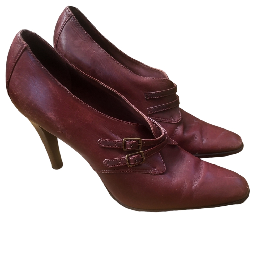 Ralph Lauren Womans burgundy leather heels size 8.5M